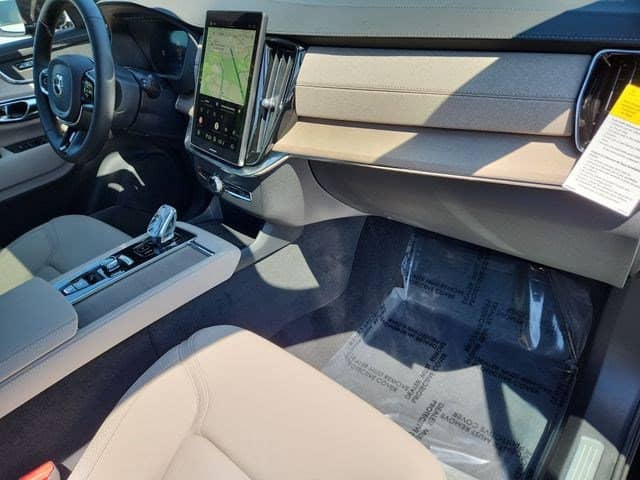 2026 Volvo XC90 - Image 30