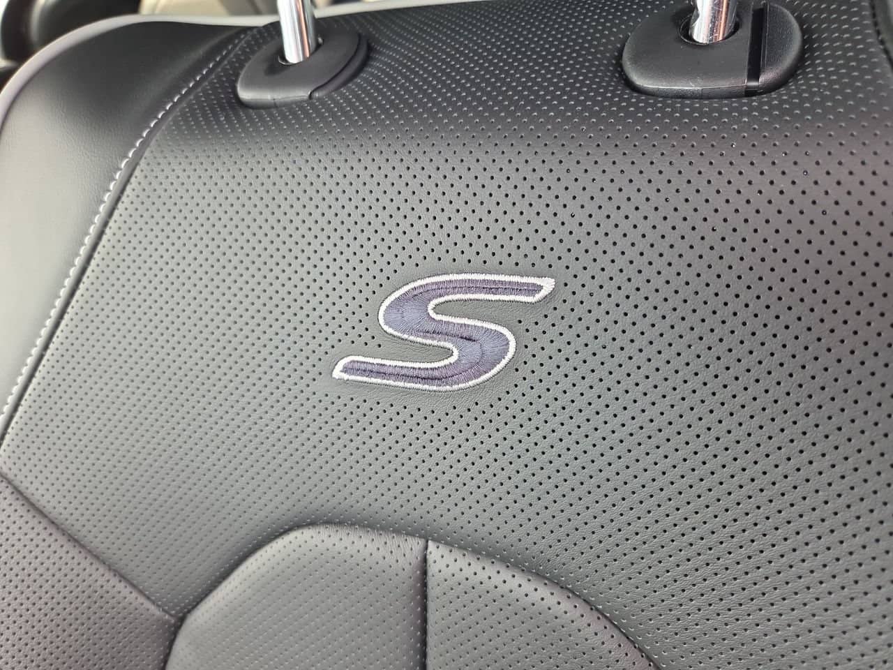 2027 Chrysler Pacifica - Image 37
