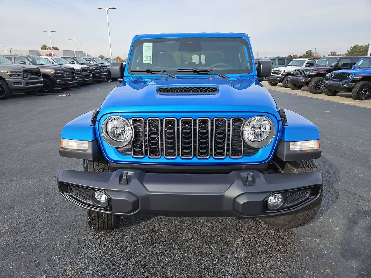 2026 Jeep Gladiator - Image 2