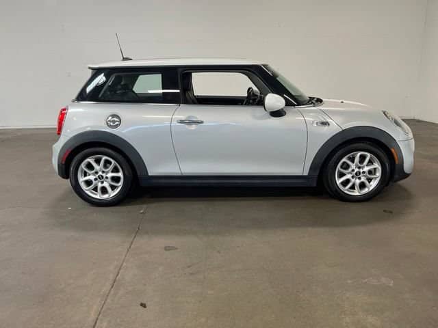 2015 MINI Cooper - Image 2