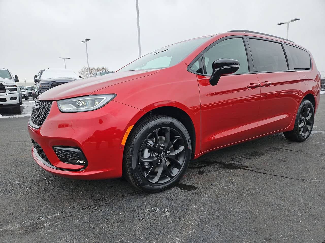 2026 Chrysler Pacifica - Image 3