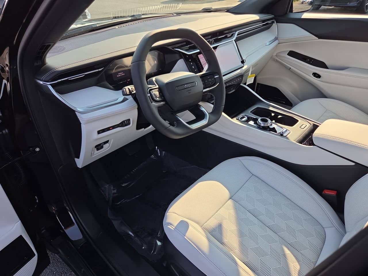 2026 Jeep Cherokee - Image 2