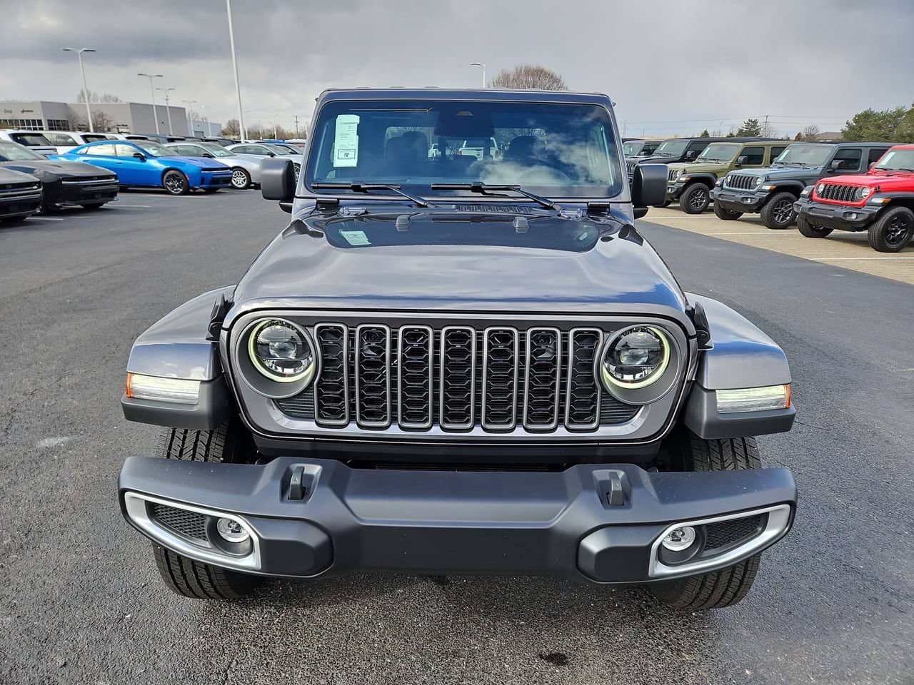 2026 Jeep Gladiator - Image 2