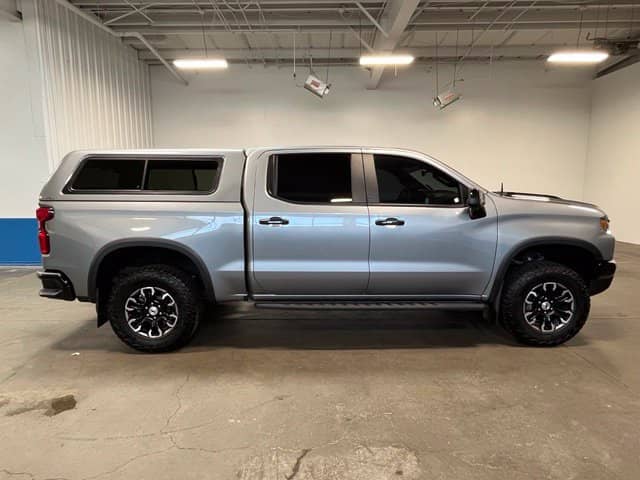 2023 Chevrolet Silverado 1500 - Image 2