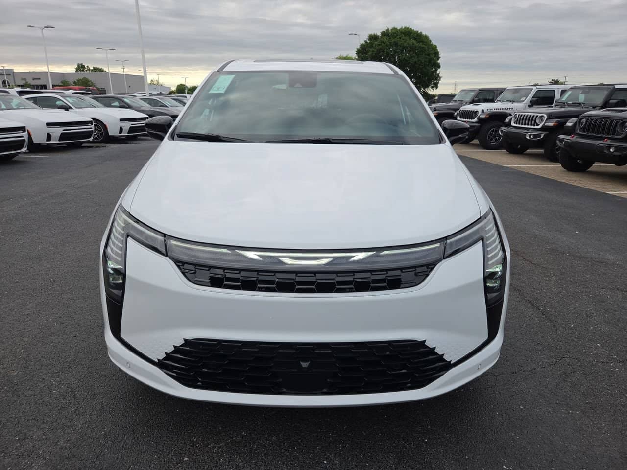 2027 Chrysler Pacifica - Image 2
