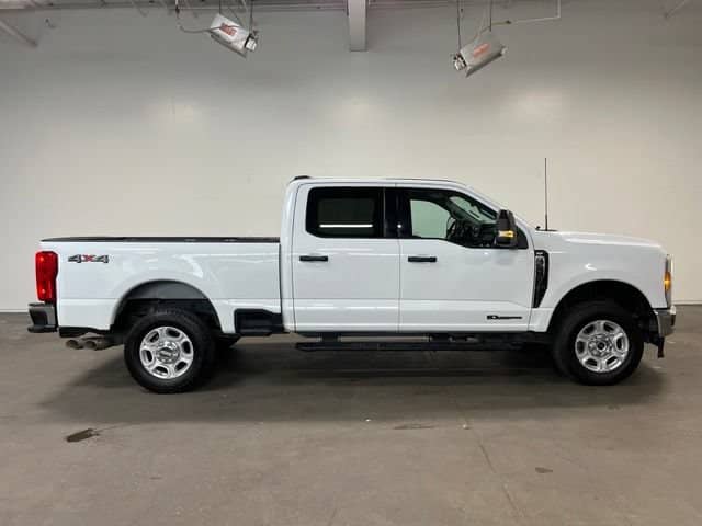 2025 Ford F-250 Super Duty - Image 2