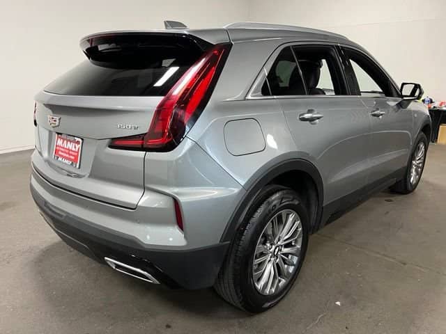 2025 Cadillac XT4 - Image 3