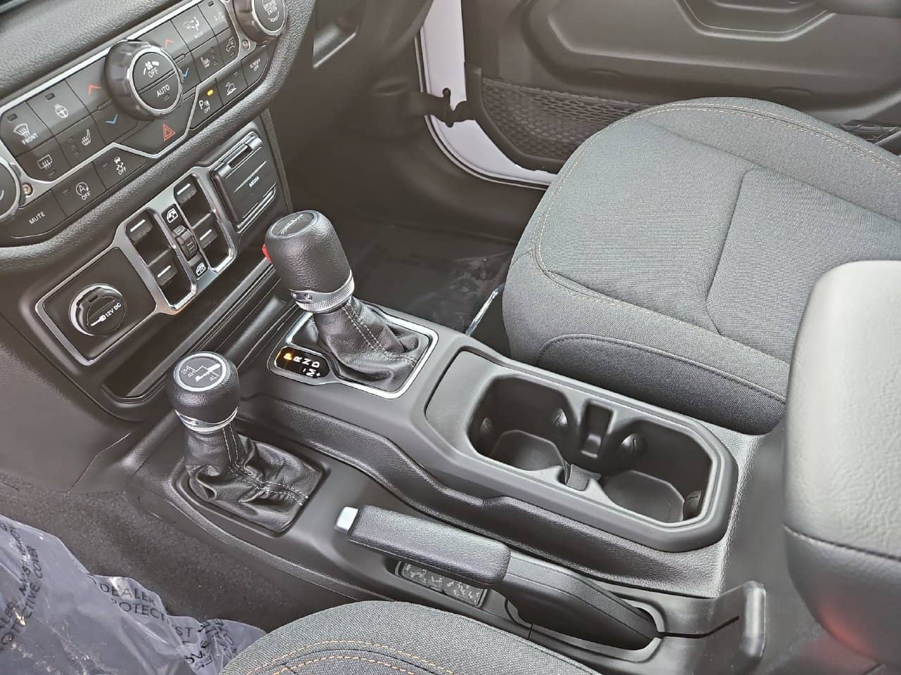2026 Jeep Gladiator - Image 30