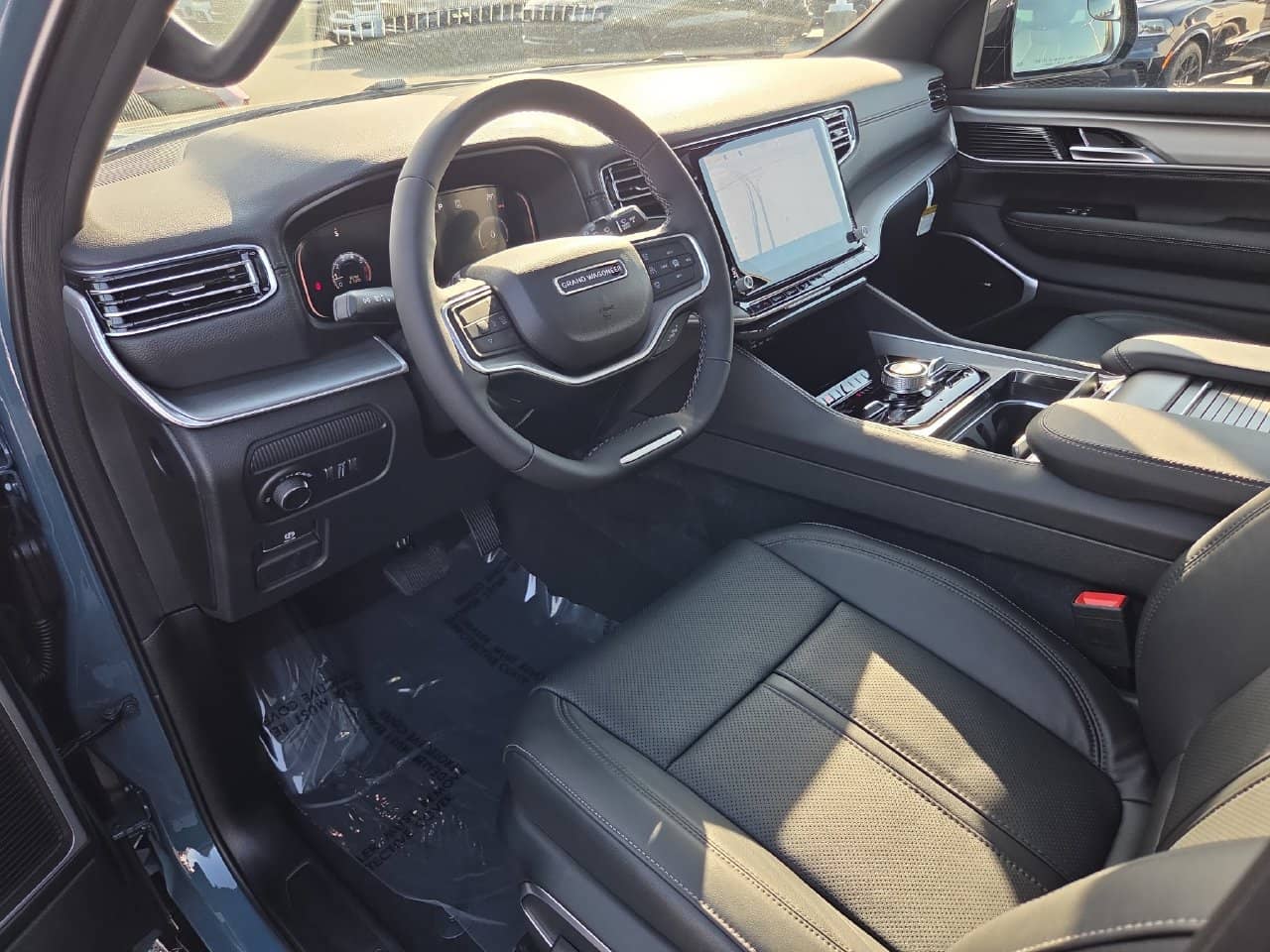 2027 Jeep Grand Wagoneer - Image 2