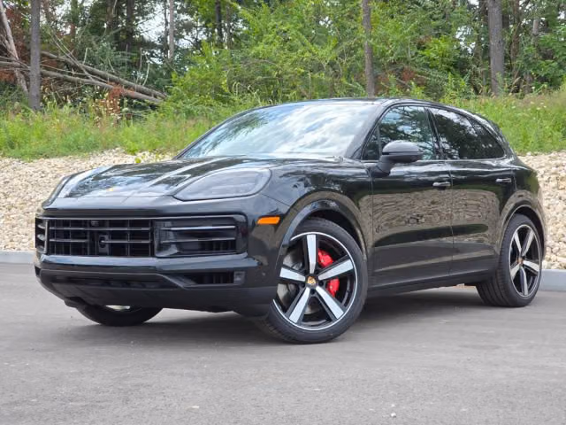 2026 Porsche Cayenne - Image 2