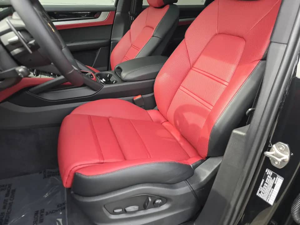 2026 Porsche Cayenne - Image 39