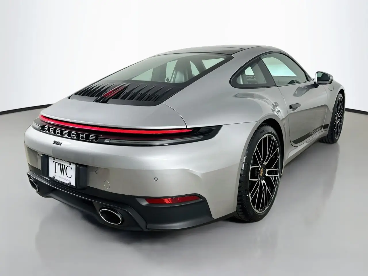 2026 Porsche 911 - Image 40