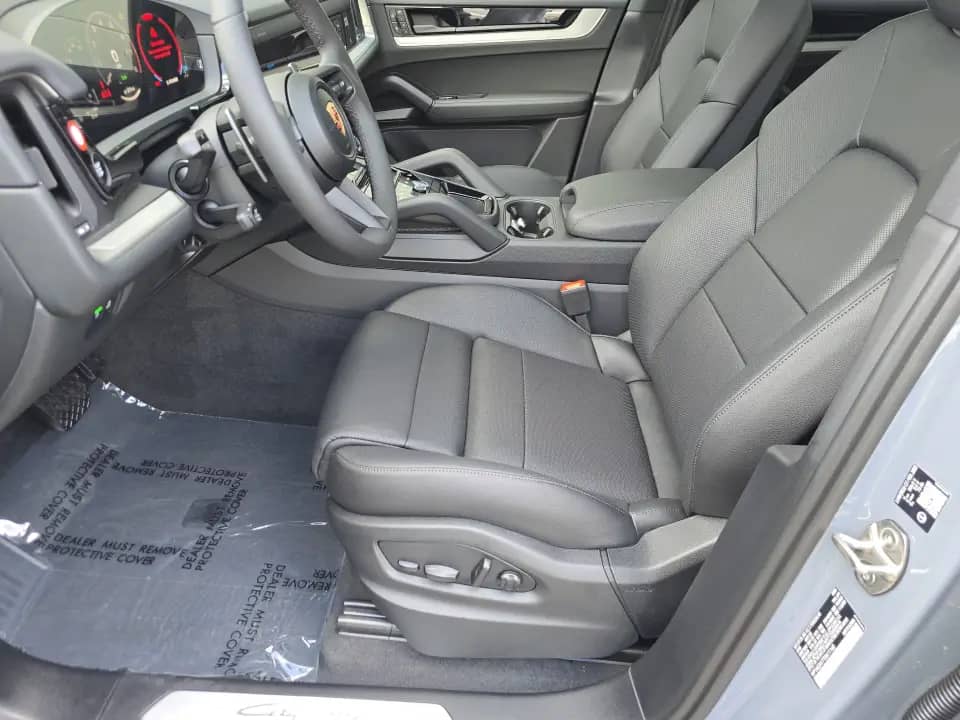2026 Porsche Cayenne - Image 39