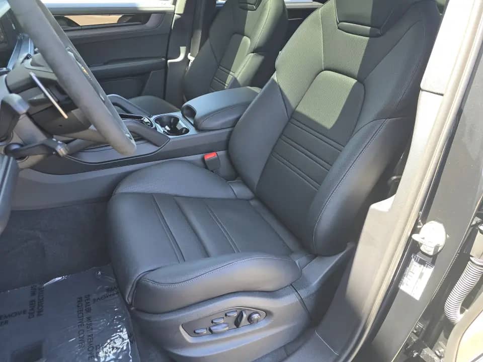 2026 Porsche Cayenne - Image 39