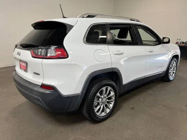 2019 Jeep Cherokee - Image 3
