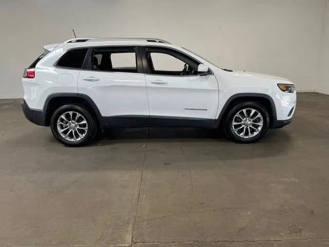 2019 Jeep Cherokee - Image 2