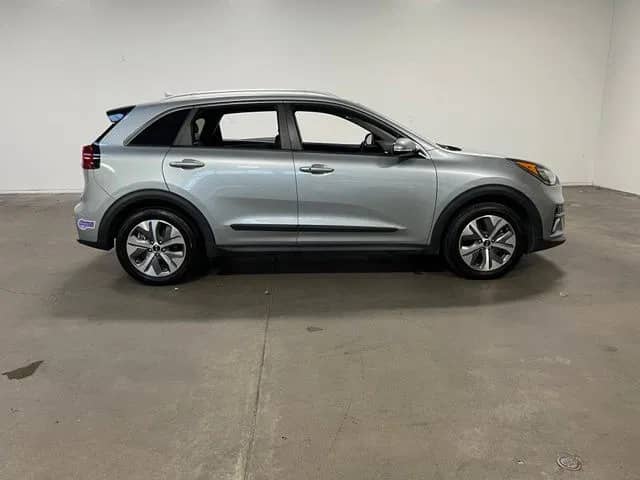 2019 Kia Niro - Image 2