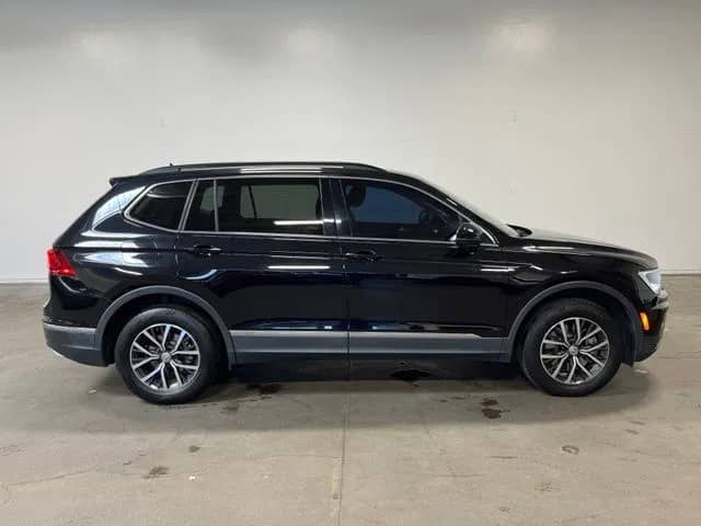 2020 Volkswagen Tiguan - Image 2