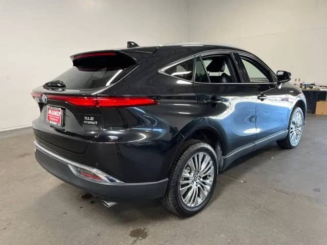 2021 Toyota Venza - Image 3