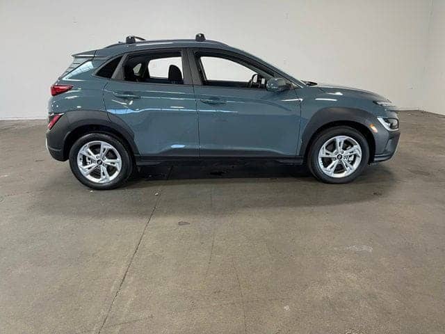 2022 Hyundai Kona - Image 2