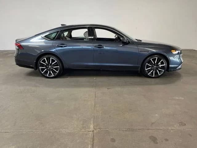 2023 Honda Accord - Image 2