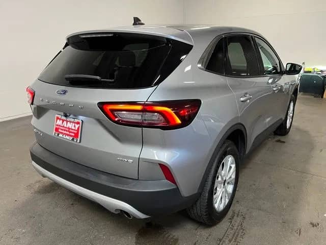 2024 Ford Escape - Image 3