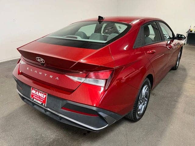 2024 Hyundai Elantra - Image 3