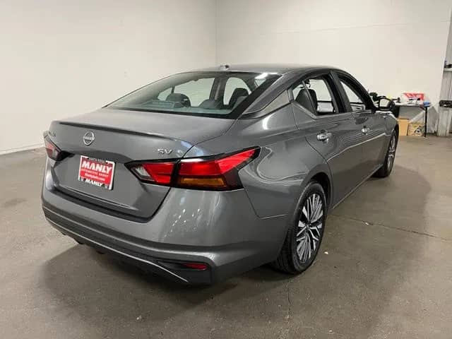 2024 Nissan Altima - Image 3