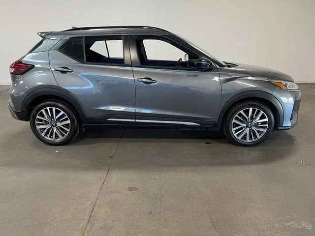 2024 Nissan Kicks - Image 2