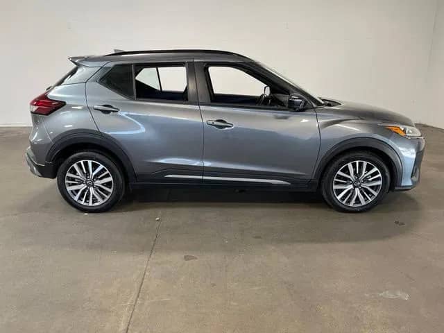 2024 Nissan Kicks - Image 2