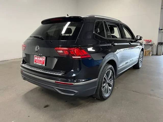 2024 Volkswagen Tiguan - Image 3