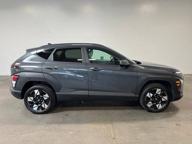 2025 Hyundai Kona - Image 2