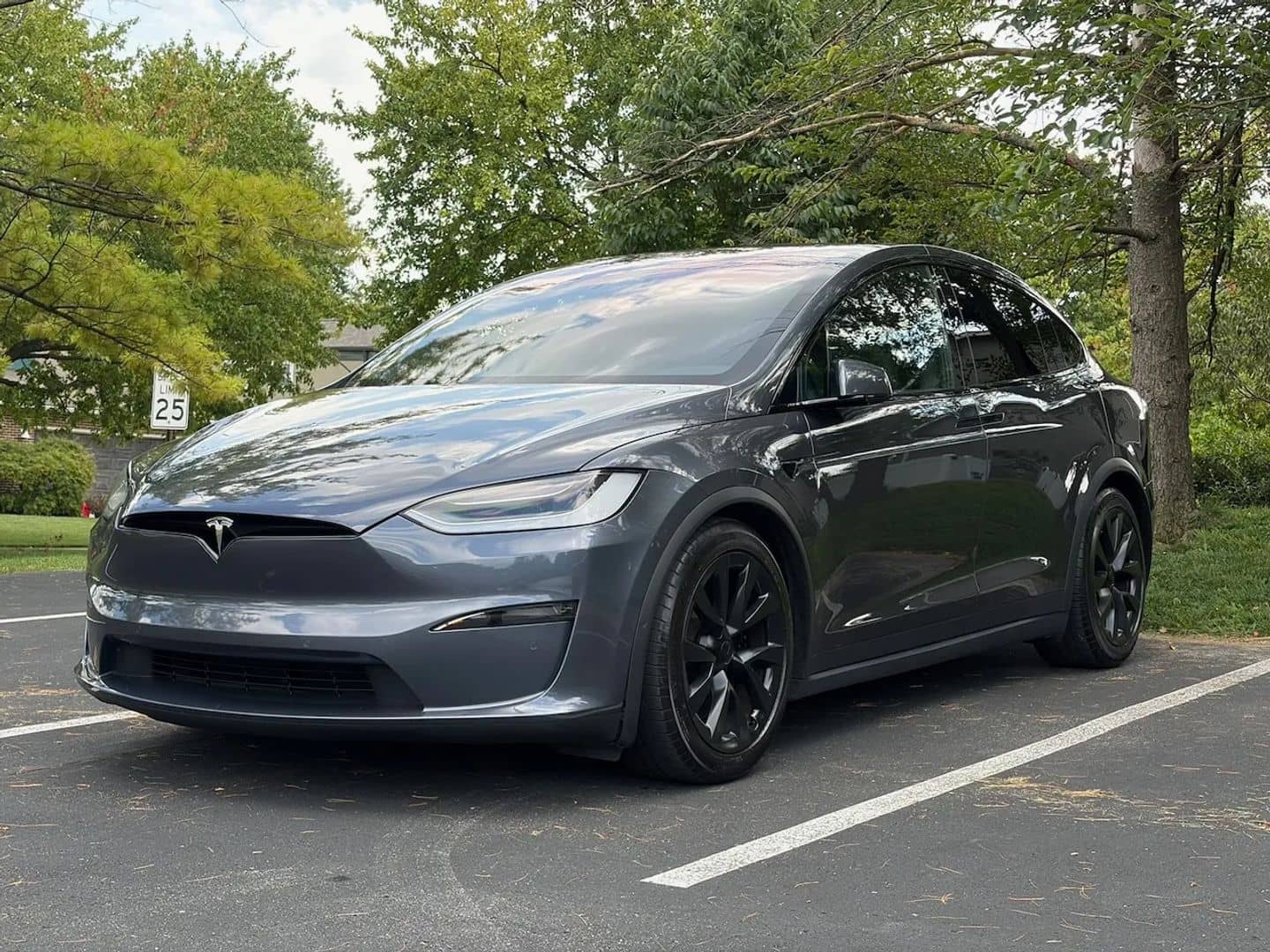 2023 Tesla Model X - Image 2