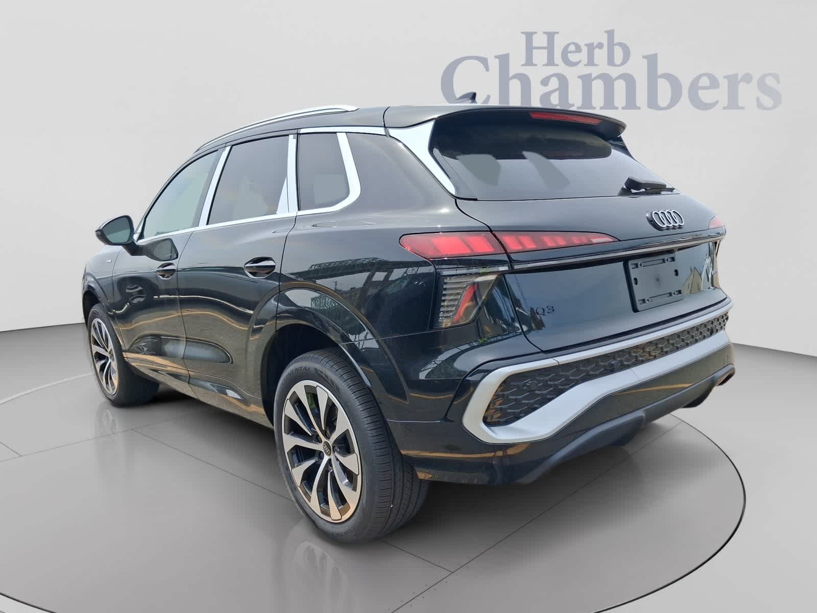 2026 Audi Q3 - Image 3