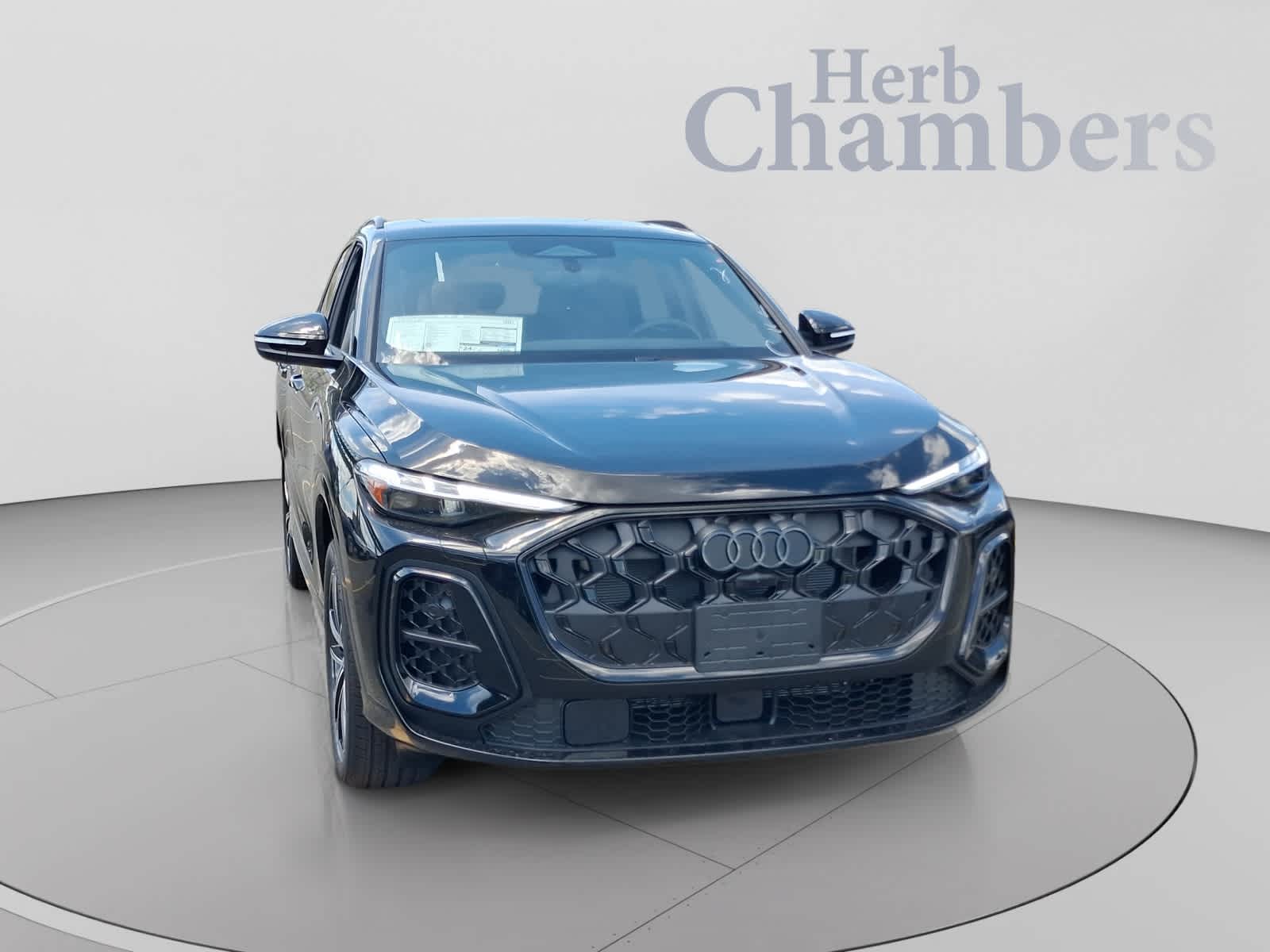 2026 Audi Q5 - Image 2