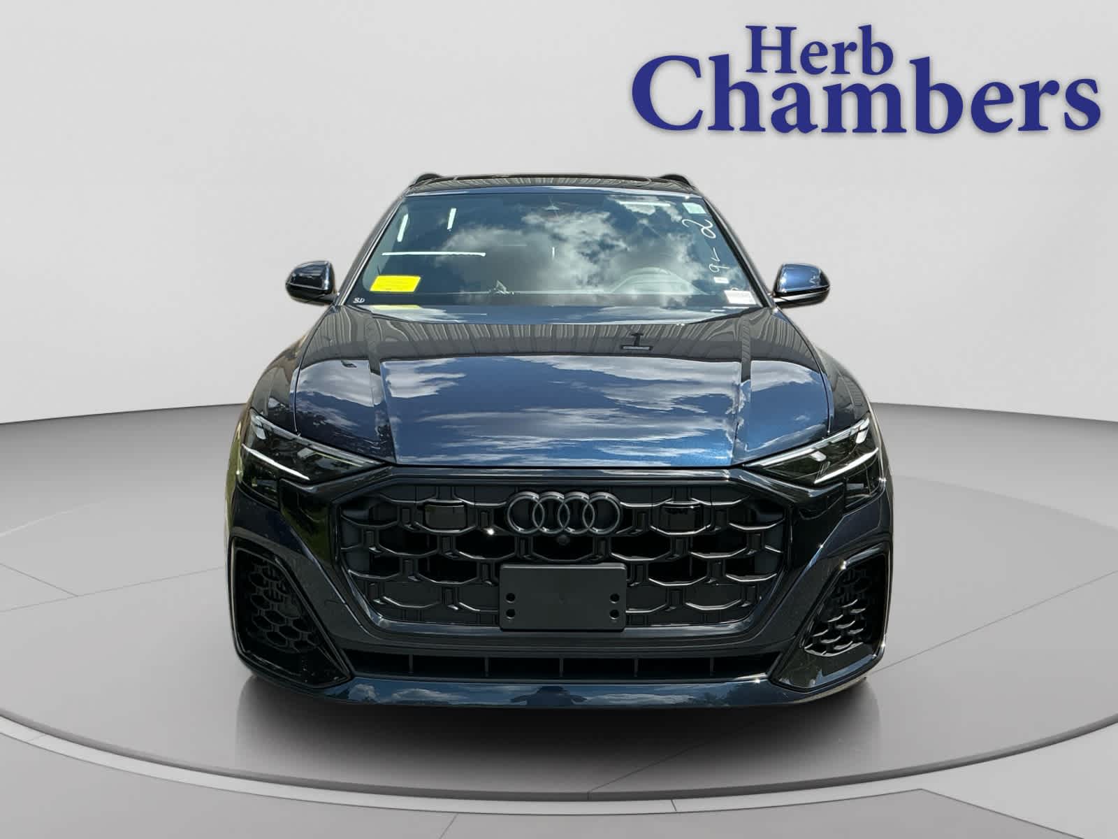 2026 Audi Q8 - Image 2
