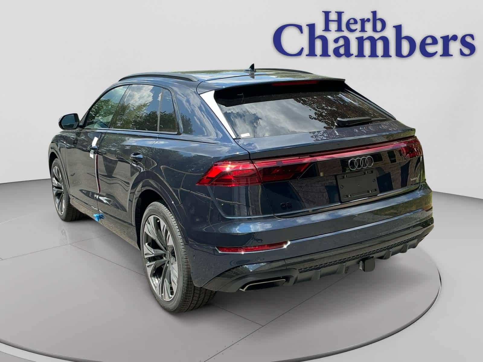 2026 Audi Q8 - Image 3