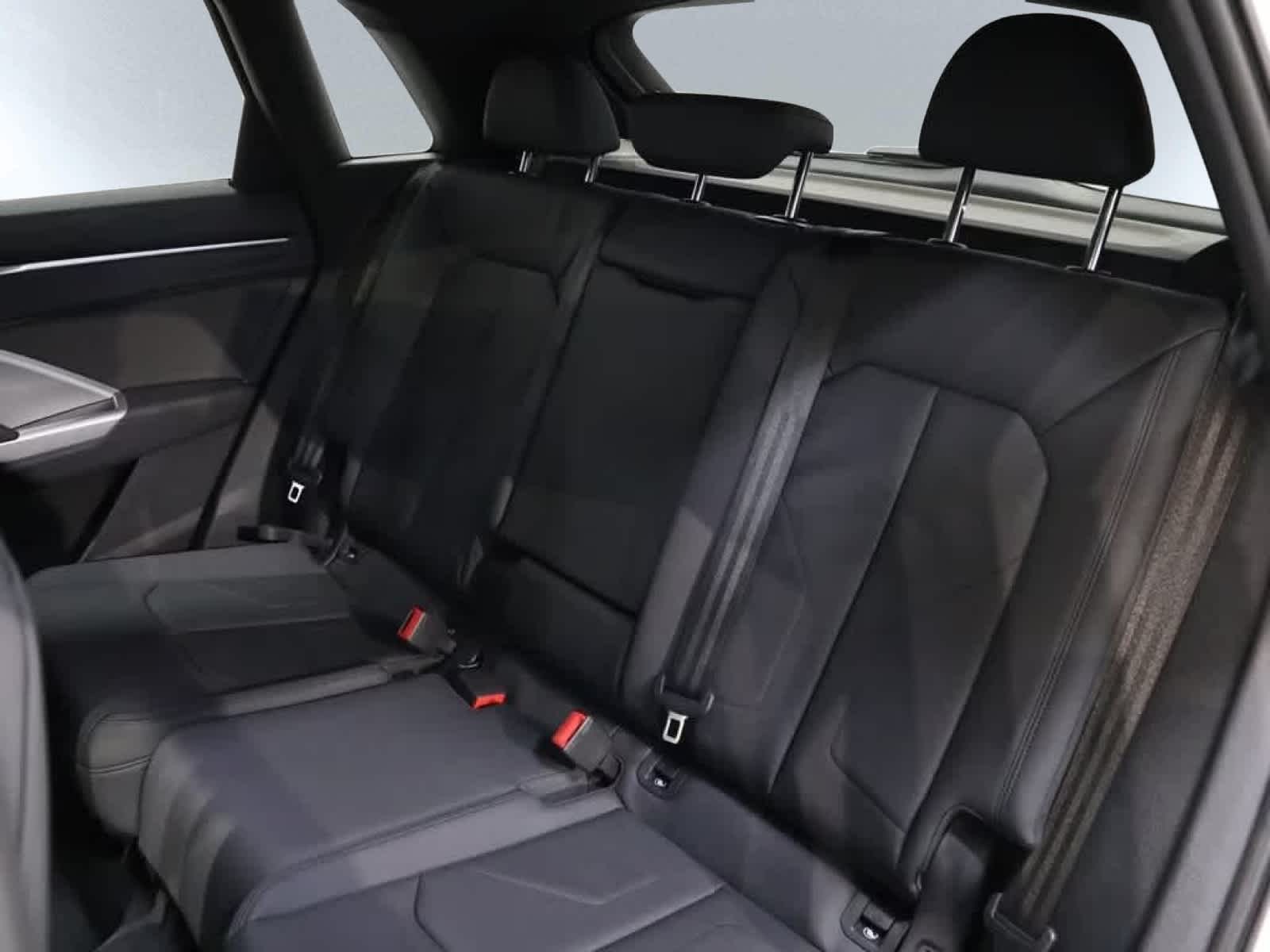 2025 Audi Q3 - Image 10