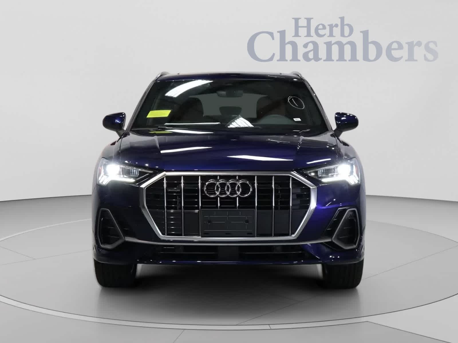 2025 Audi Q3 - Image 2