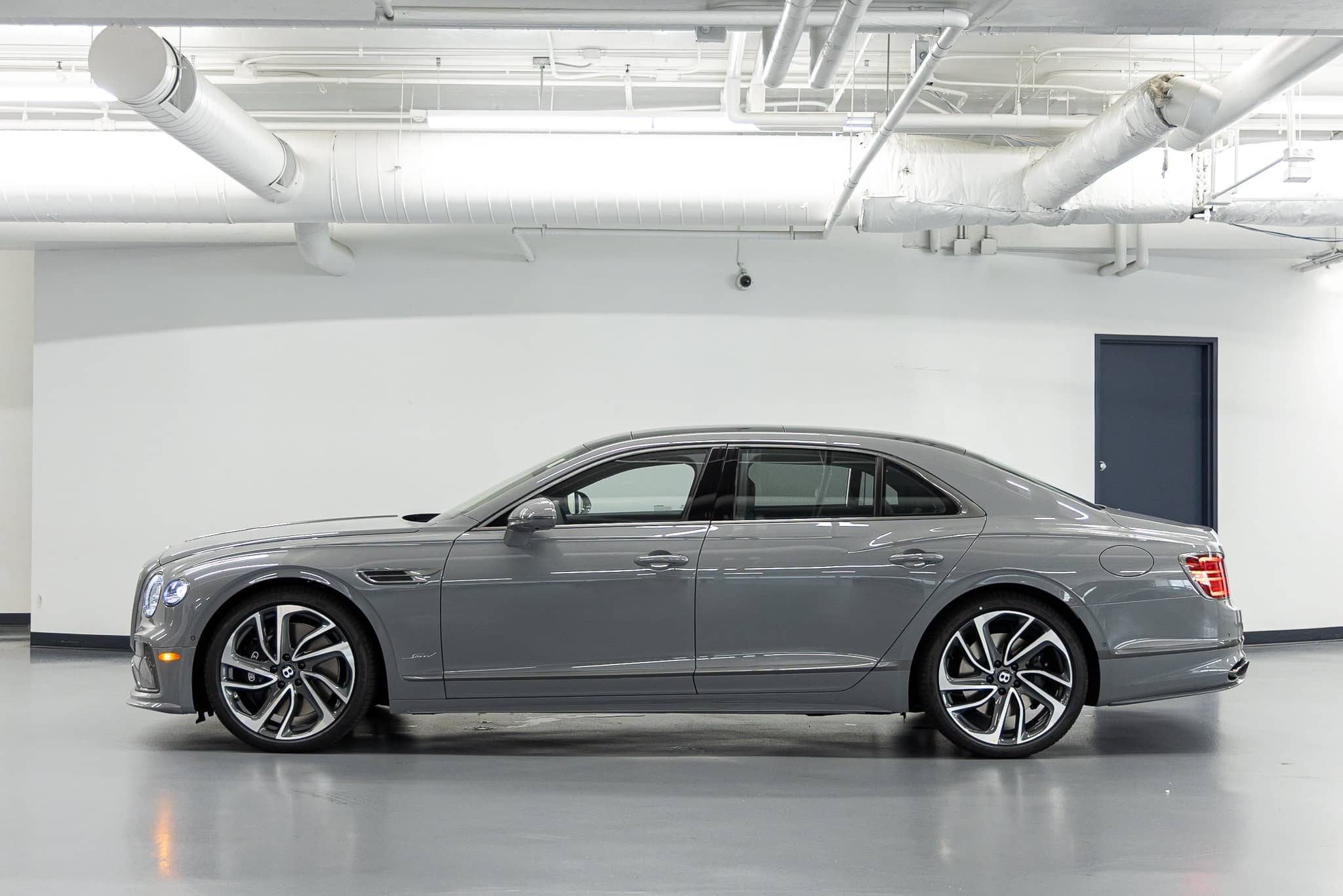 2026 Bentley Flying Spur - Image 2