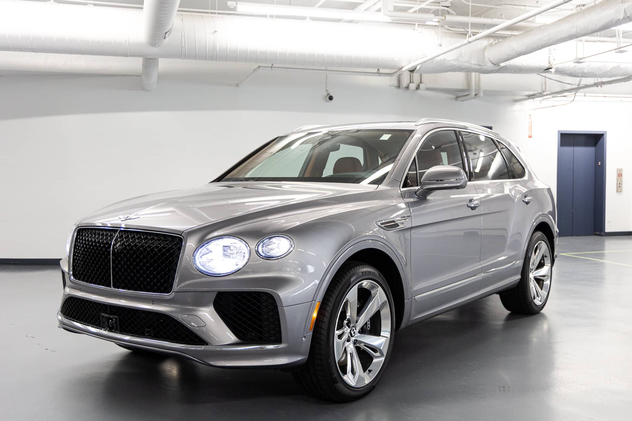 2026 Bentley Bentayga - Image 2