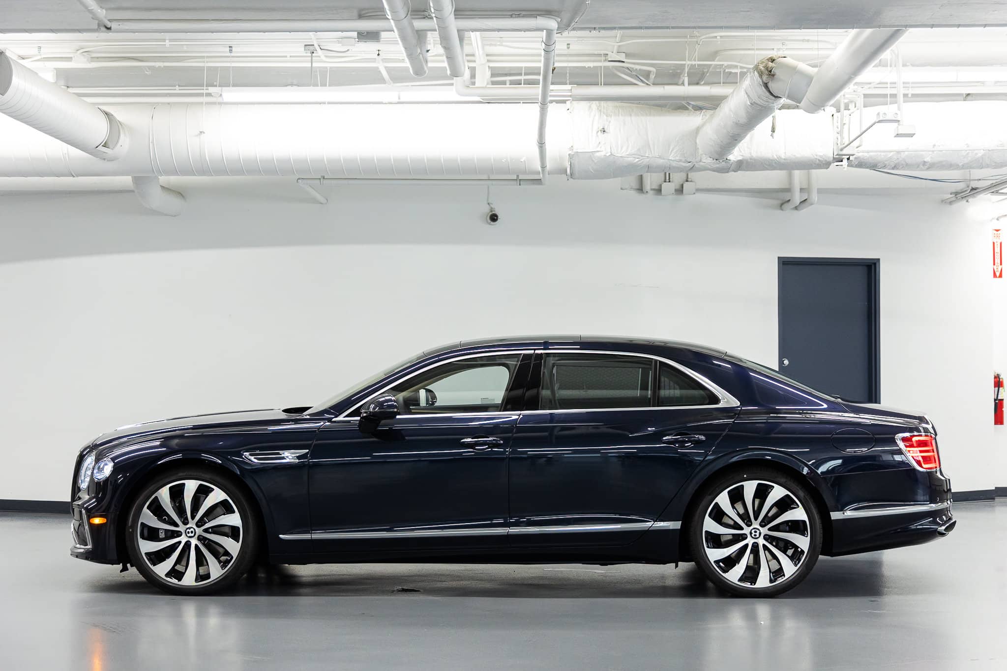 2026 Bentley Flying Spur - Image 2