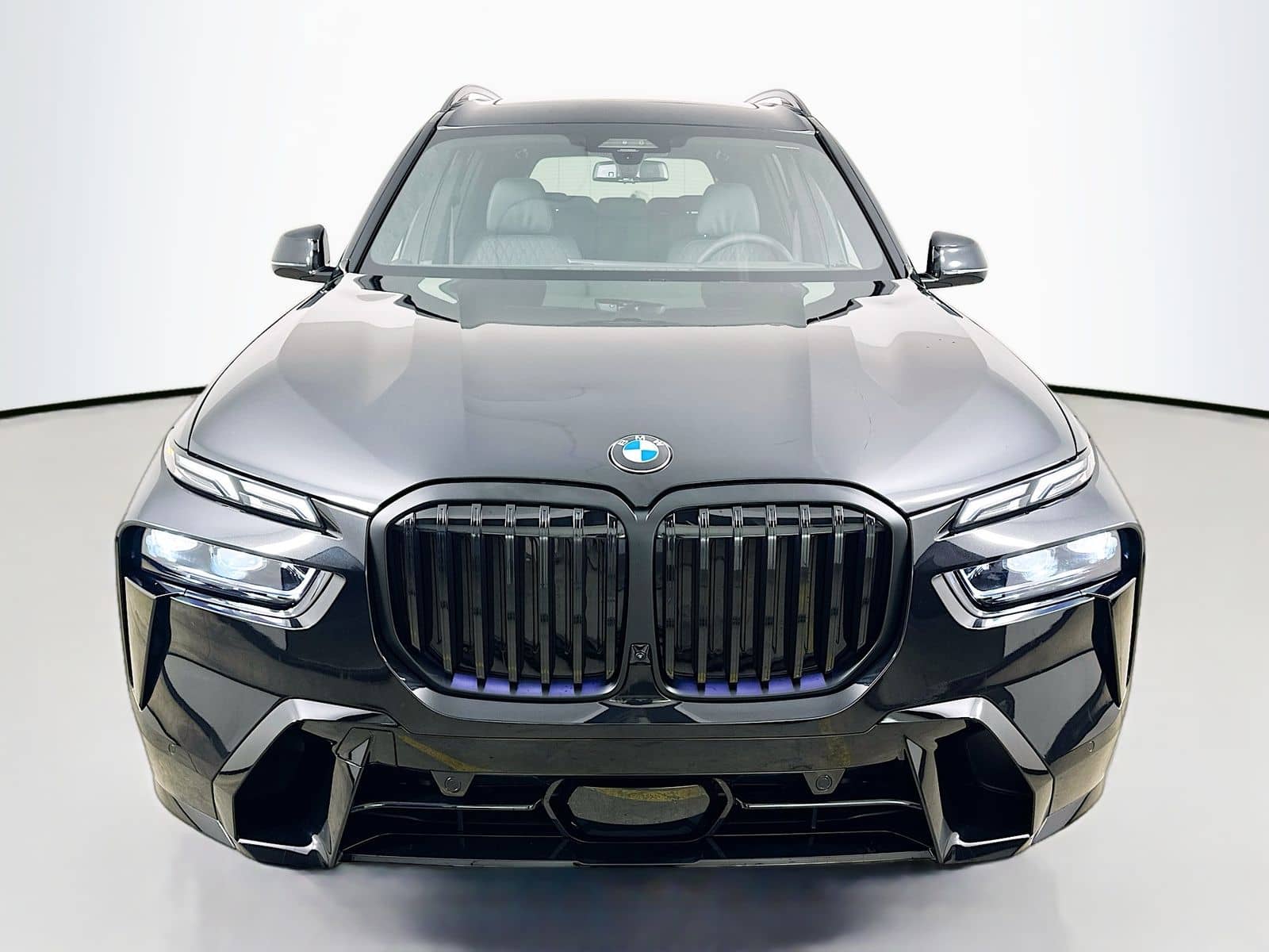 2027 BMW X7 - Image 2