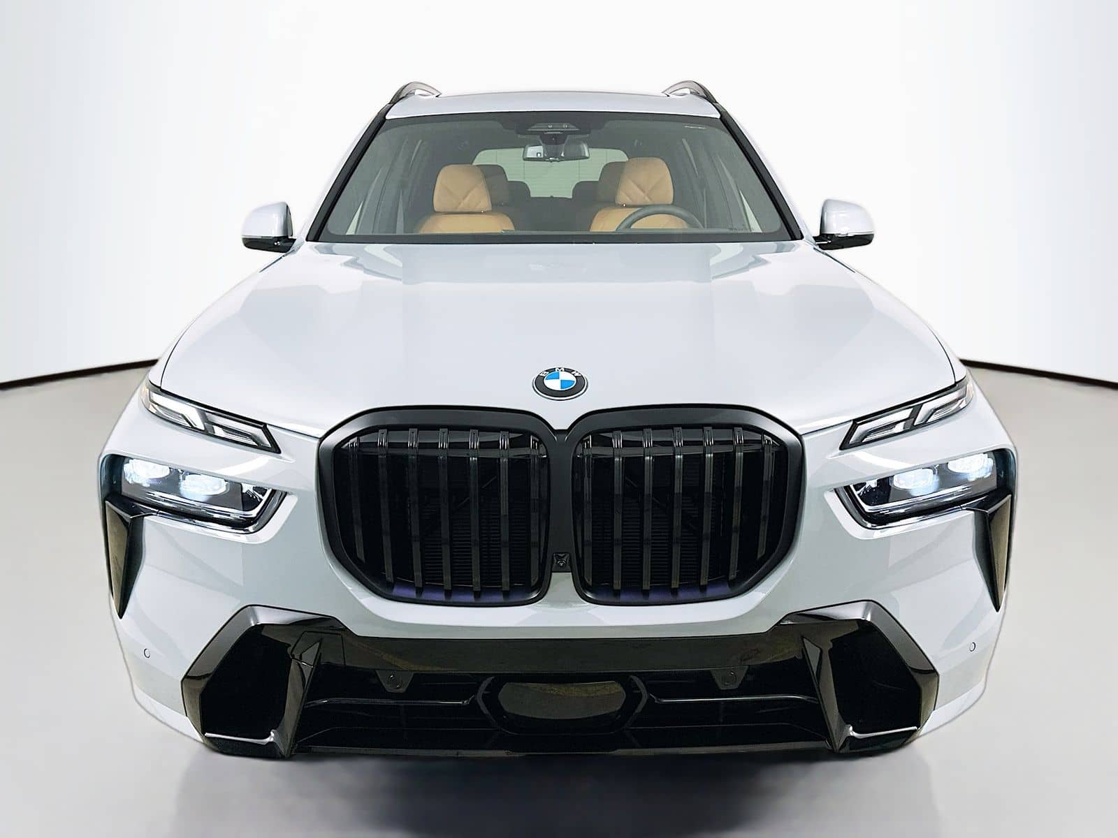 2027 BMW X7 - Image 2