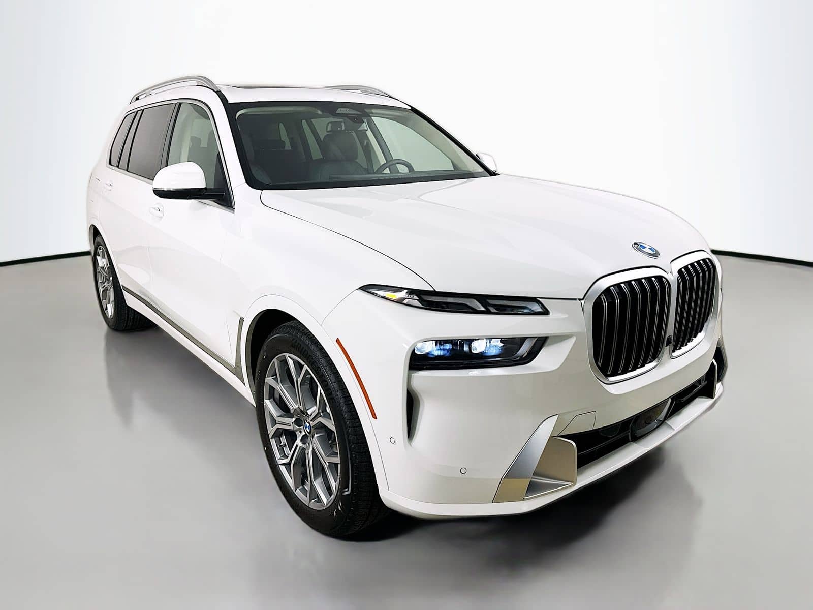 2027 BMW X7 - Image 3