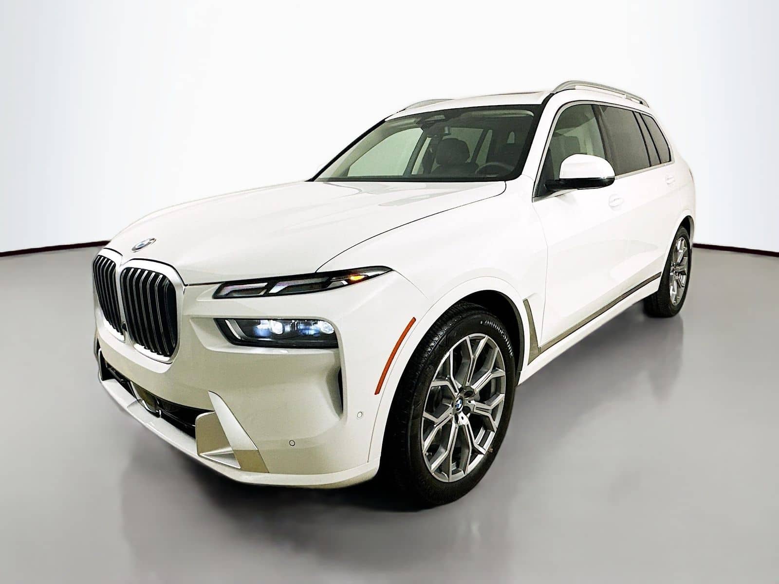2027 BMW X7 - Image 1