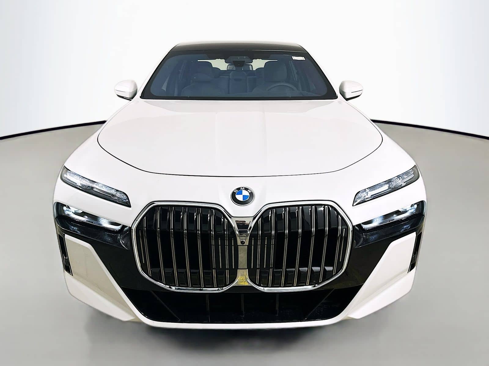 2026 BMW 7 Series - Image 2
