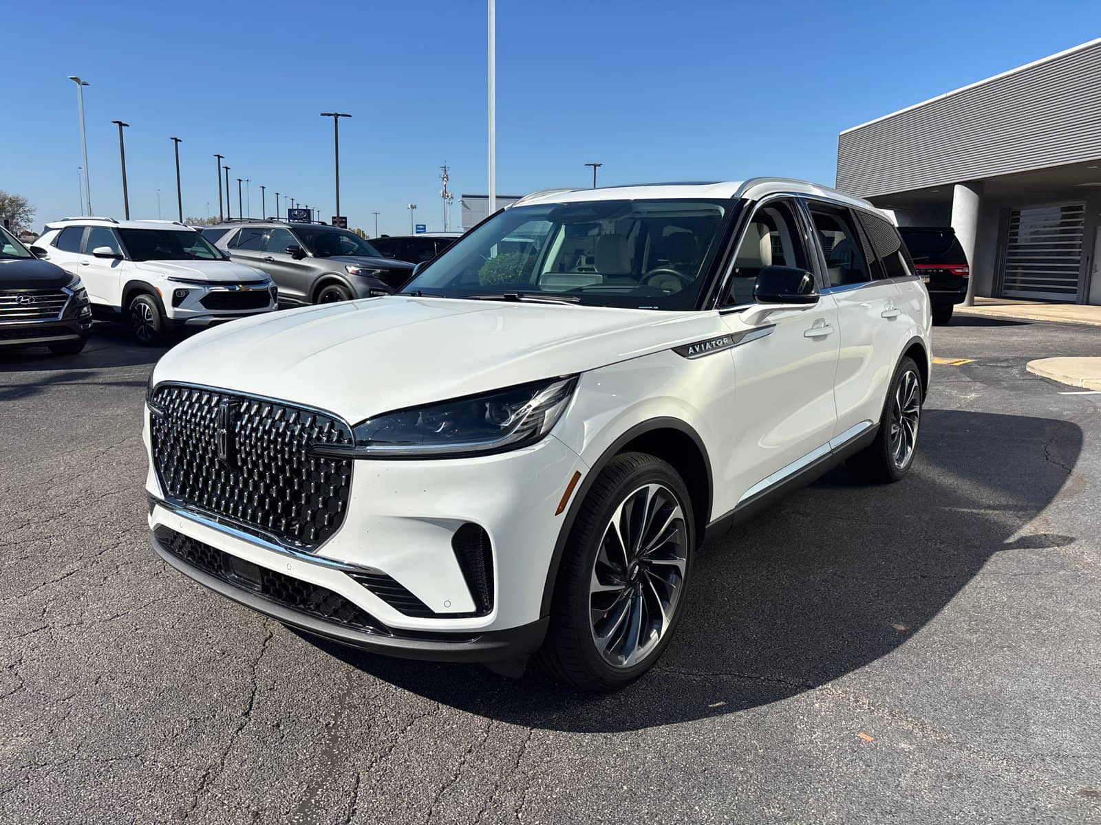 2026 Lincoln Aviator - Image 3