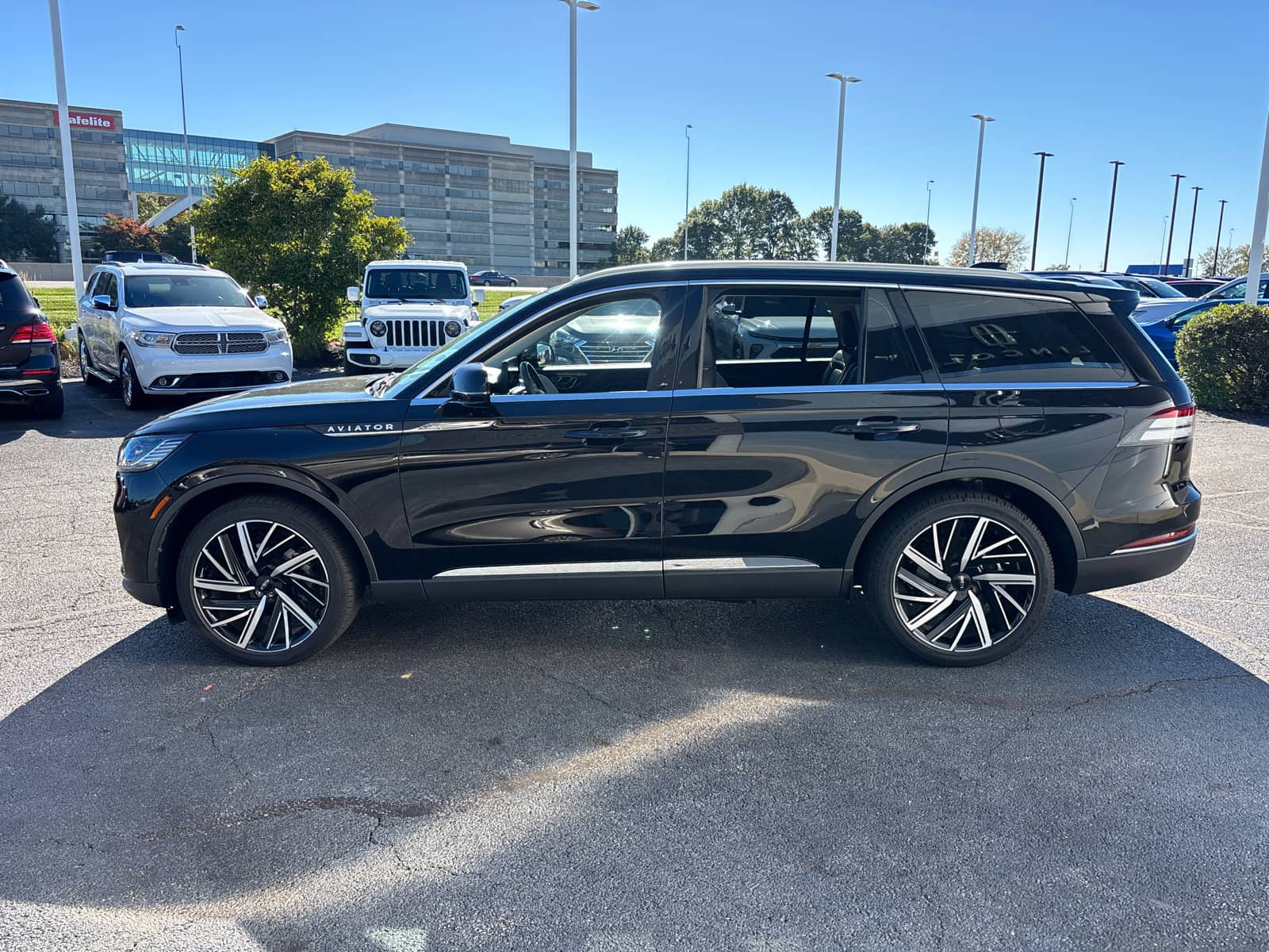 2026 Lincoln Aviator - Image 3