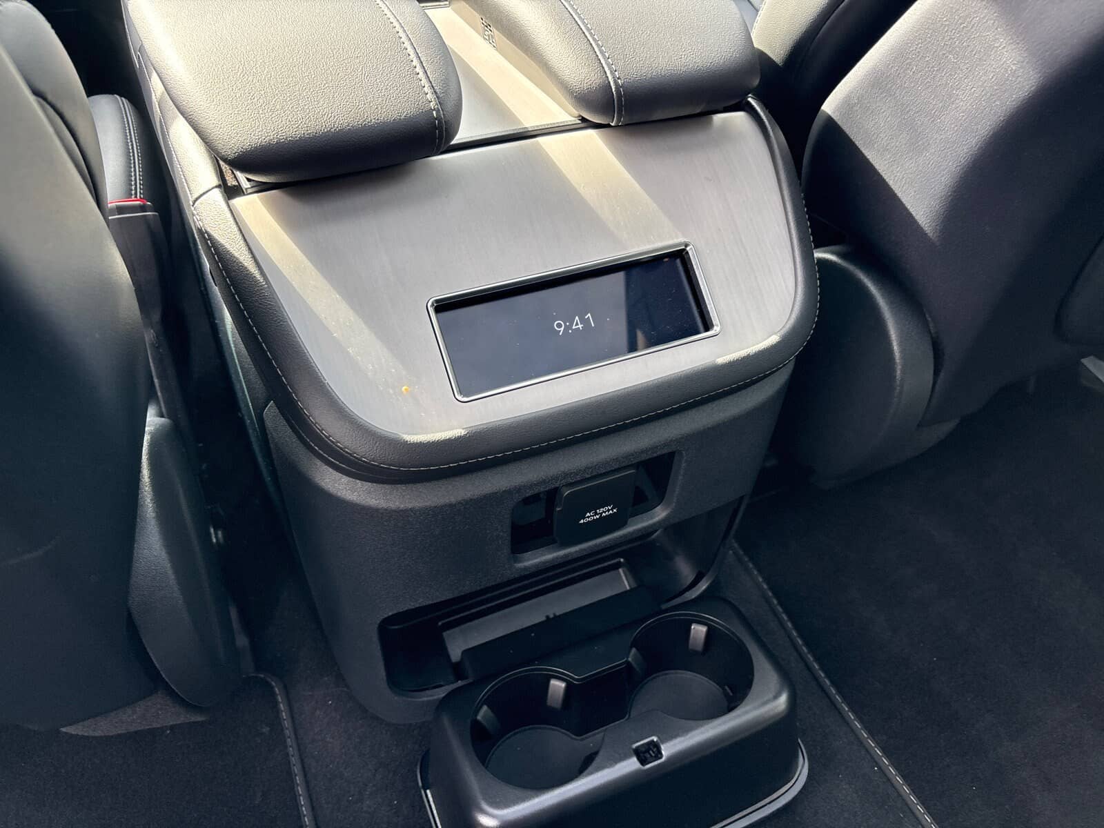 2026 Lincoln Navigator - Image 32